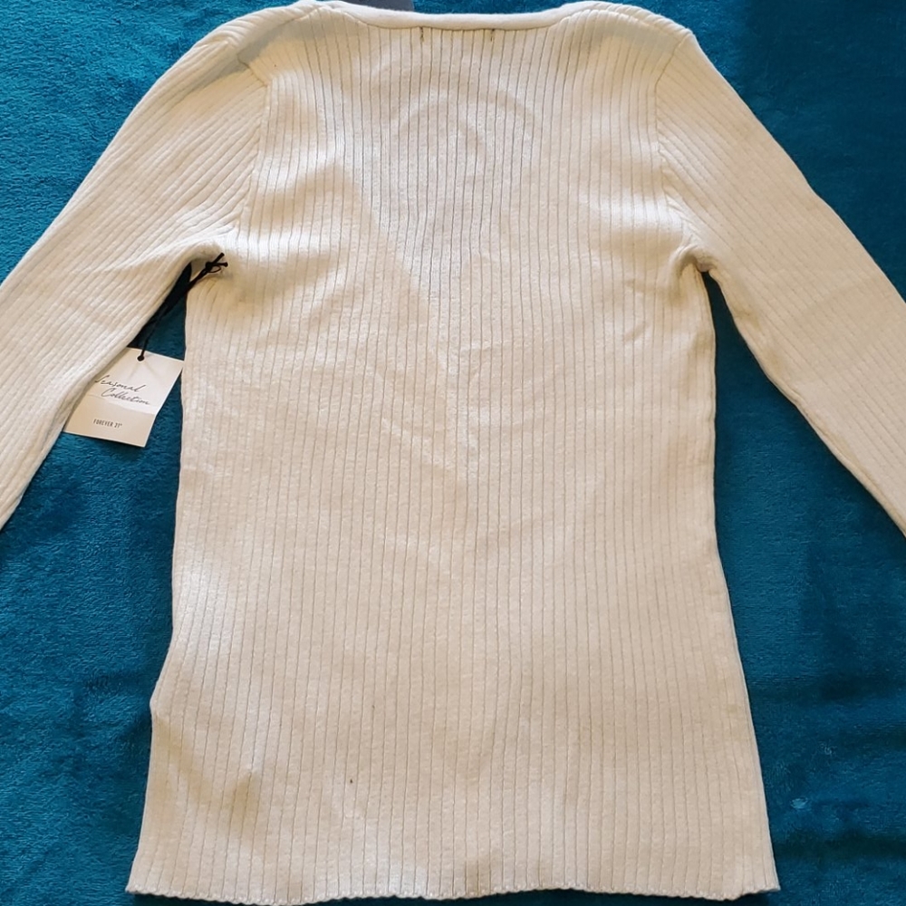 Tortoise-button Cardigan - Picture 2 of 3